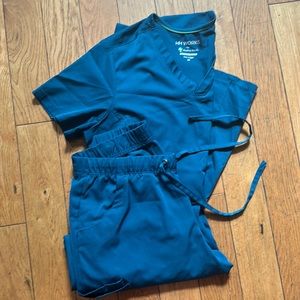 Healing Hands Scrubs, Size M top, Size S pants, Caribbean Blue